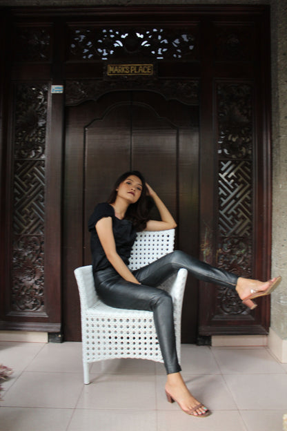 Women's Hand made 100% Leather Jeans , Genuine Luxurious  Soft Lambskin Leather Black Colour , Straight Leg Pants - No legs Zipper .